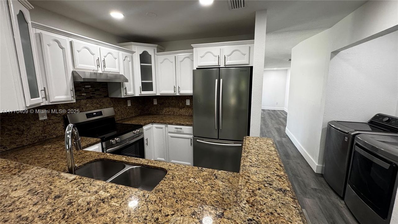 Recientemente alquilado: $2,500 (2 camas, 1 baños, 960 Pies cuadrados)