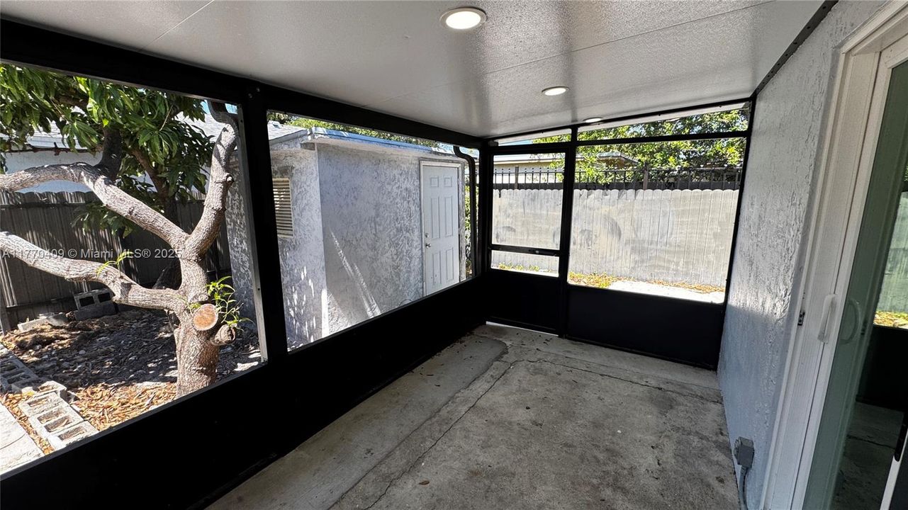 Recientemente alquilado: $2,500 (2 camas, 1 baños, 960 Pies cuadrados)