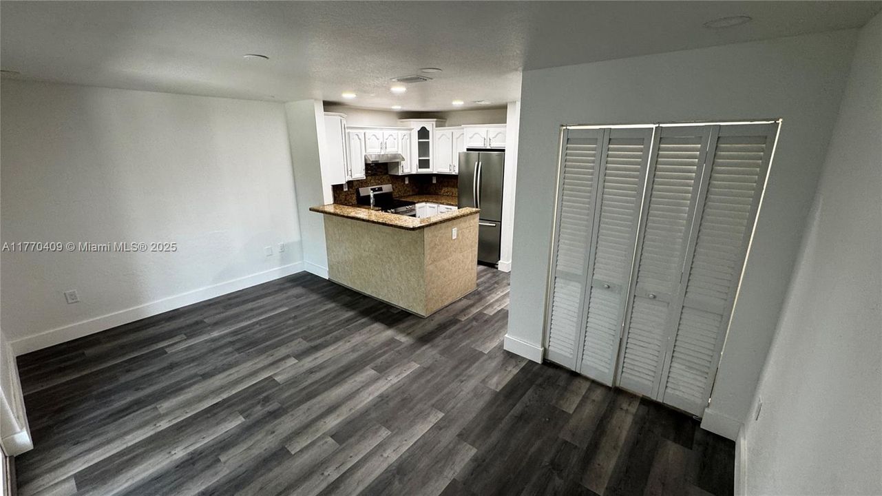 Recientemente alquilado: $2,500 (2 camas, 1 baños, 960 Pies cuadrados)