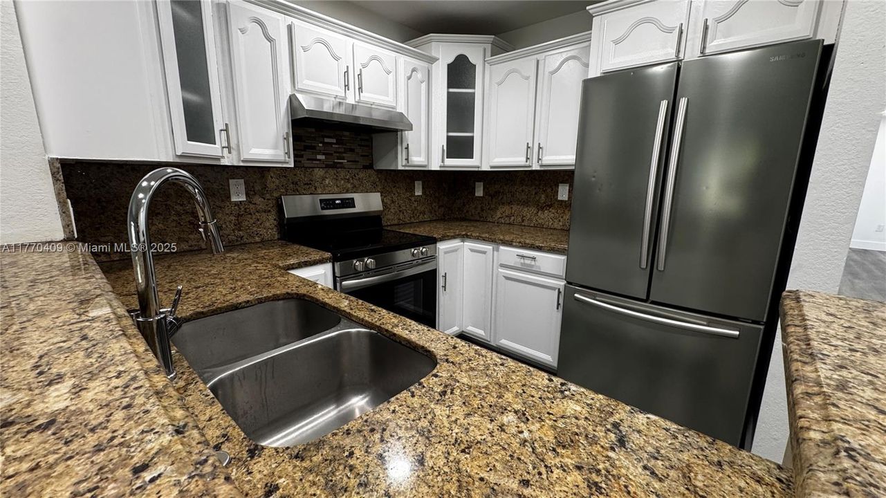 Recientemente alquilado: $2,500 (2 camas, 1 baños, 960 Pies cuadrados)