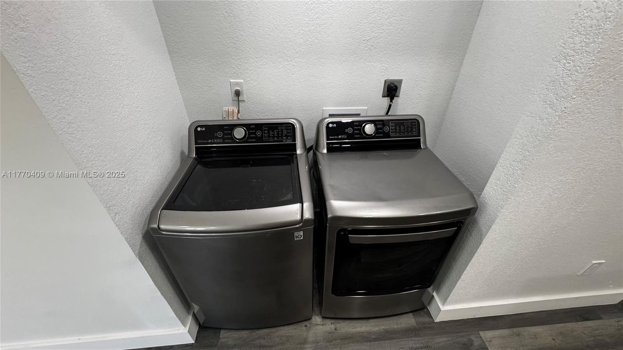 Recientemente alquilado: $2,500 (2 camas, 1 baños, 960 Pies cuadrados)