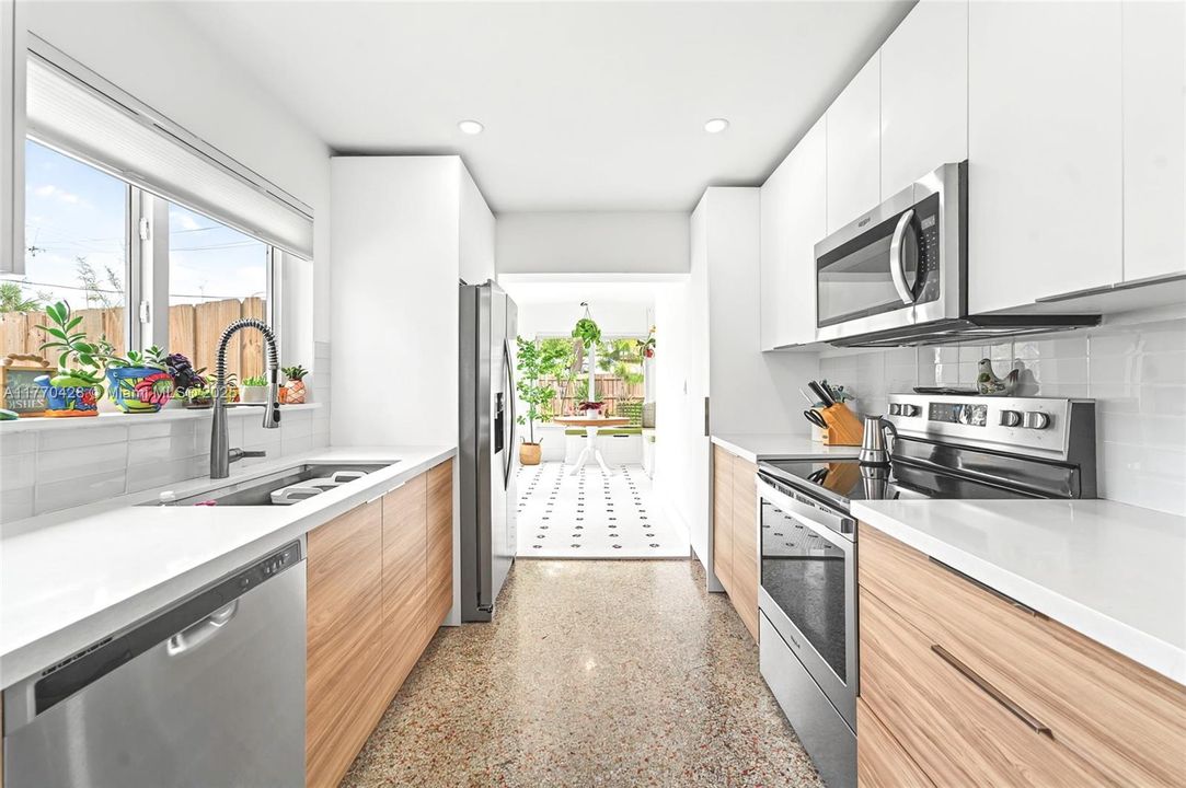 Vendido Recientemente: $569,000 (3 camas, 2 baños, 1520 Pies cuadrados)