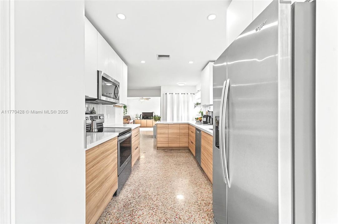 Vendido Recientemente: $569,000 (3 camas, 2 baños, 1520 Pies cuadrados)