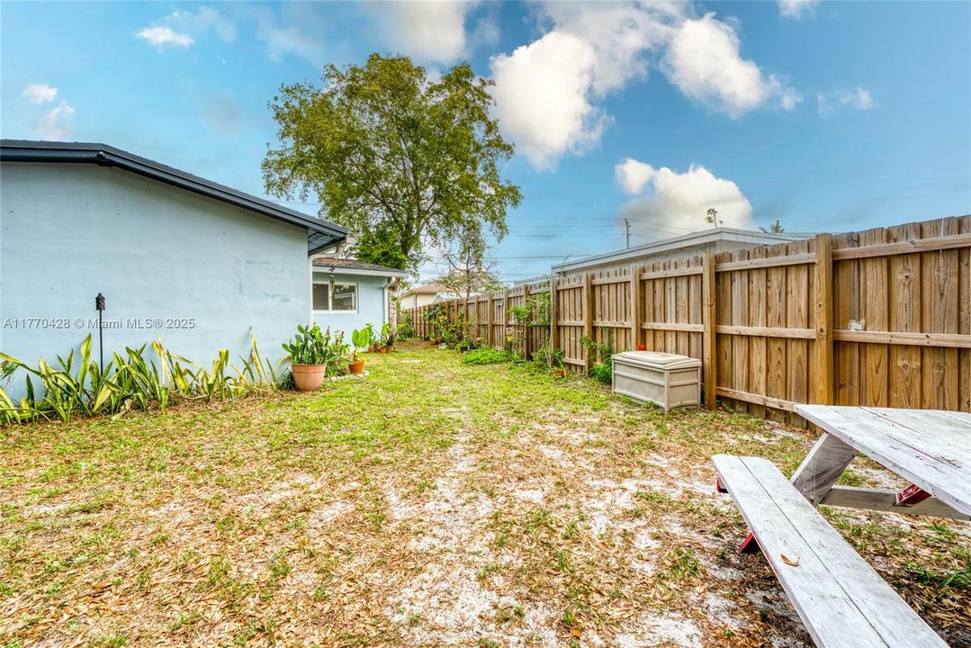 Vendido Recientemente: $569,000 (3 camas, 2 baños, 1520 Pies cuadrados)