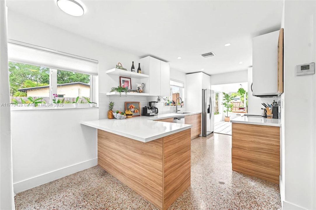 Vendido Recientemente: $569,000 (3 camas, 2 baños, 1520 Pies cuadrados)