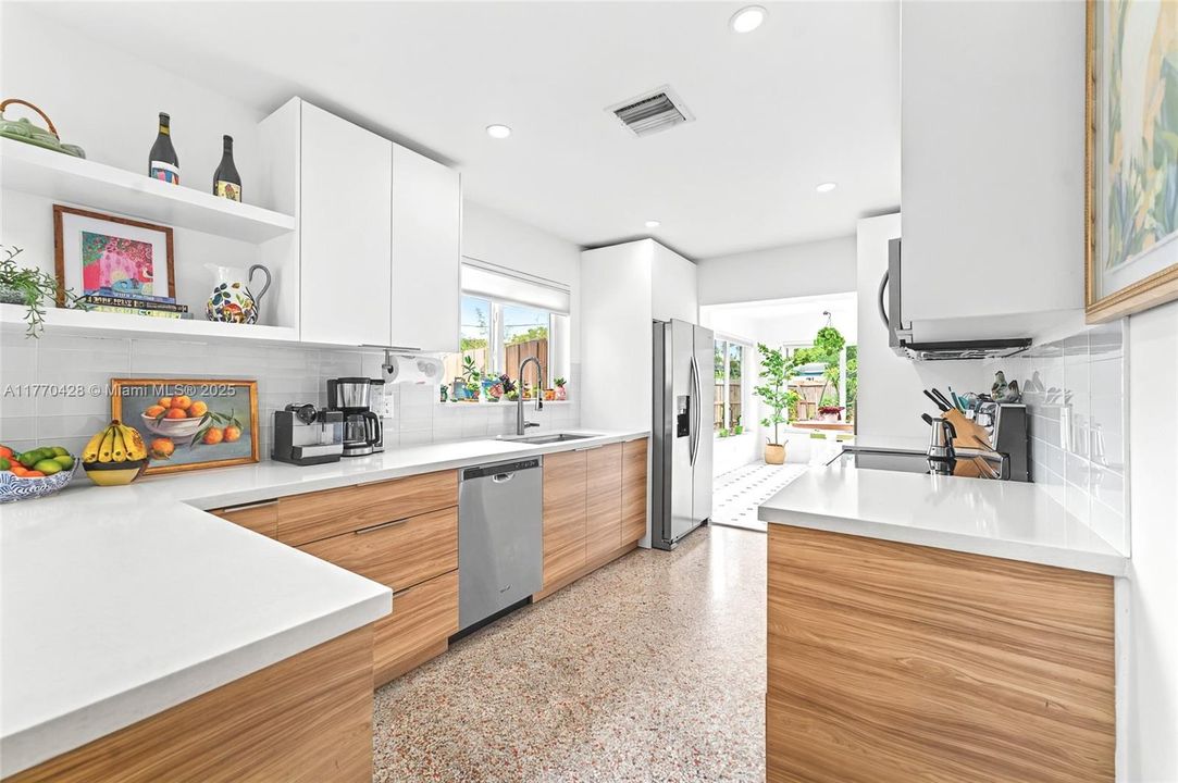 Vendido Recientemente: $569,000 (3 camas, 2 baños, 1520 Pies cuadrados)