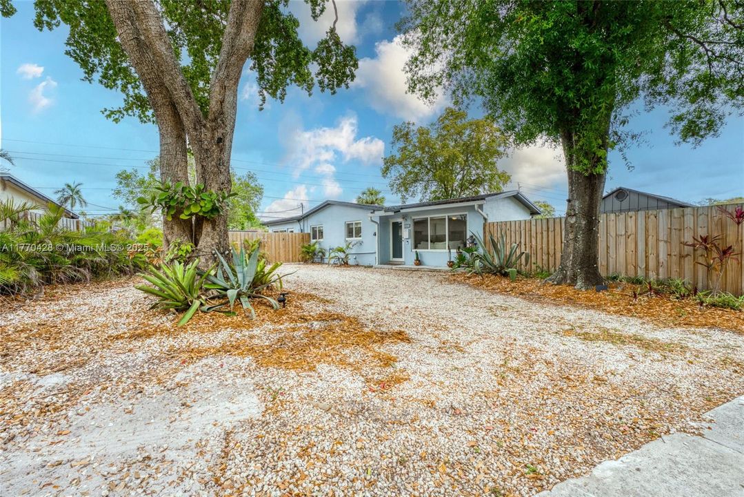 Vendido Recientemente: $569,000 (3 camas, 2 baños, 1520 Pies cuadrados)