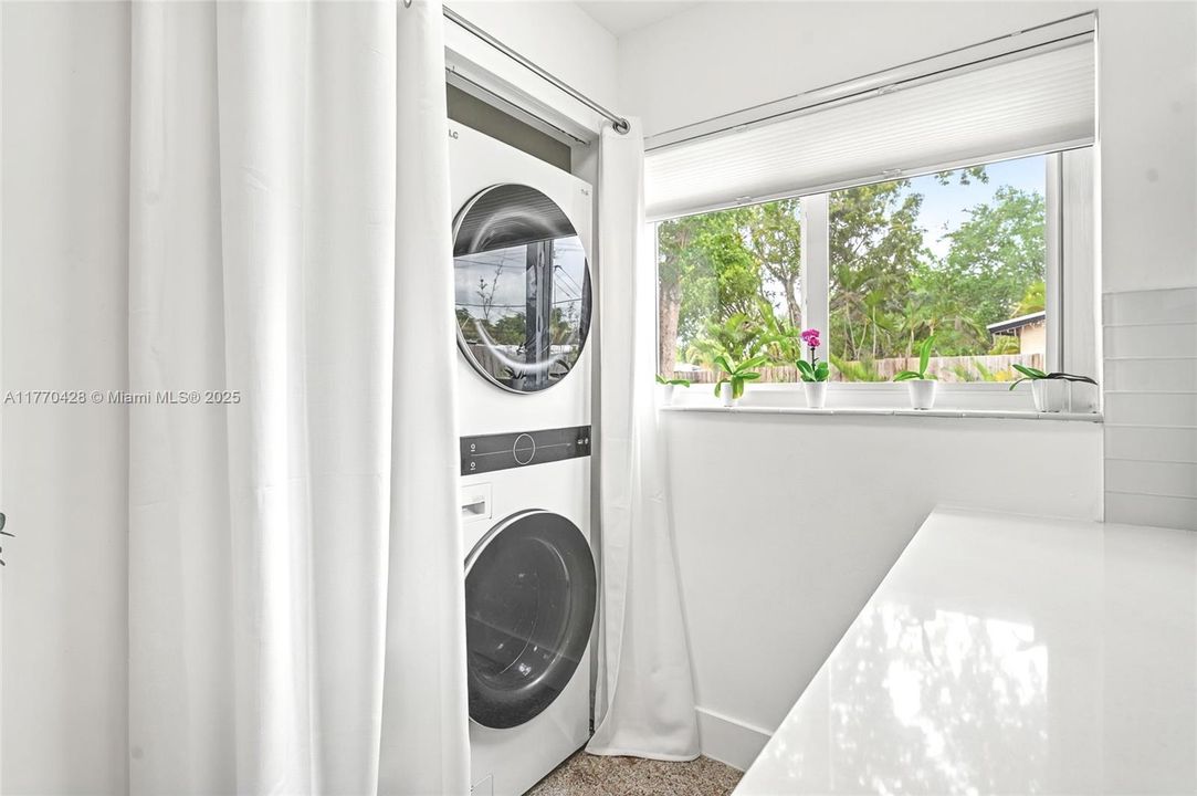 Vendido Recientemente: $569,000 (3 camas, 2 baños, 1520 Pies cuadrados)