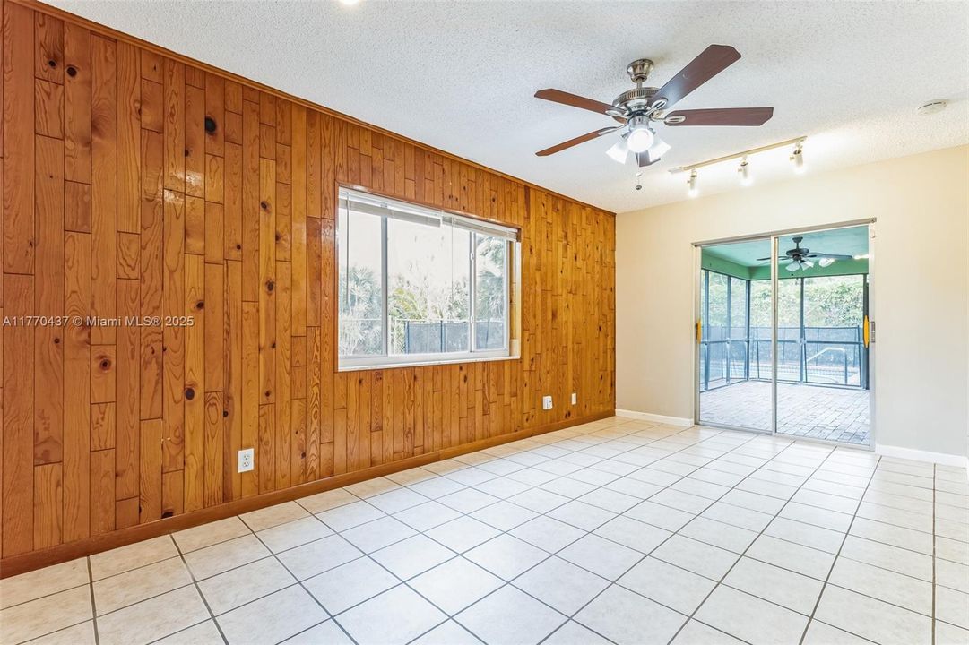 Recently Sold: $533,000 (3 beds, 2 baths, 2195 Square Feet)