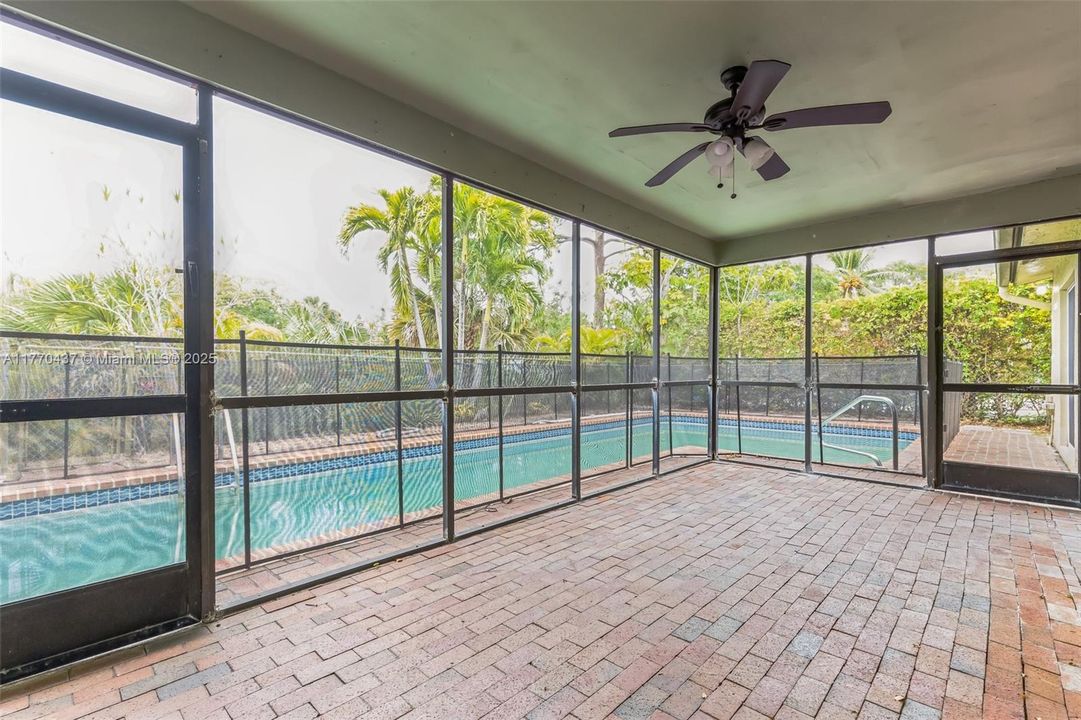 Recently Sold: $533,000 (3 beds, 2 baths, 2195 Square Feet)