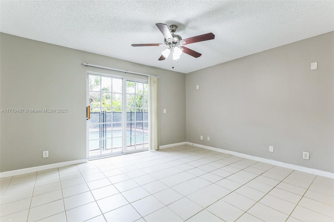 Recently Sold: $533,000 (3 beds, 2 baths, 2195 Square Feet)