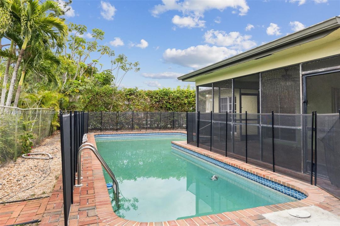 Recently Sold: $533,000 (3 beds, 2 baths, 2195 Square Feet)