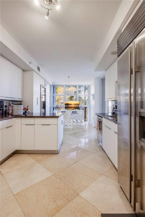 For Sale: $3,100,000 (3 beds, 4 baths, 3091 Square Feet)