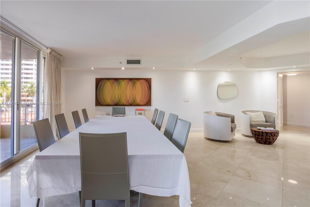 For Sale: $3,100,000 (3 beds, 4 baths, 3091 Square Feet)