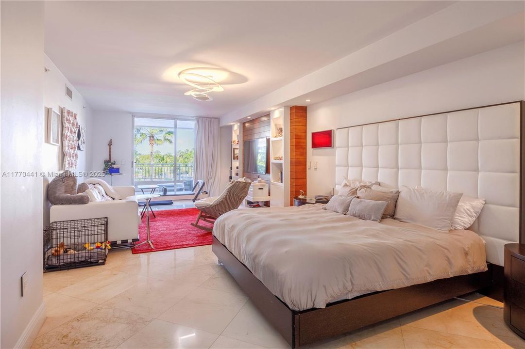 For Sale: $3,100,000 (3 beds, 4 baths, 3091 Square Feet)