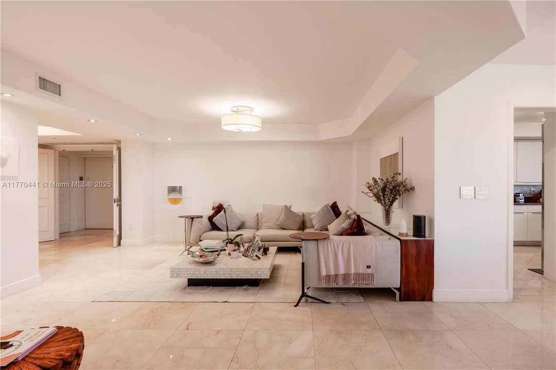 For Sale: $3,100,000 (3 beds, 4 baths, 3091 Square Feet)