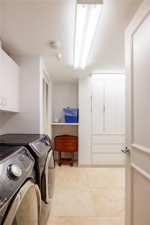 For Sale: $3,100,000 (3 beds, 4 baths, 3091 Square Feet)
