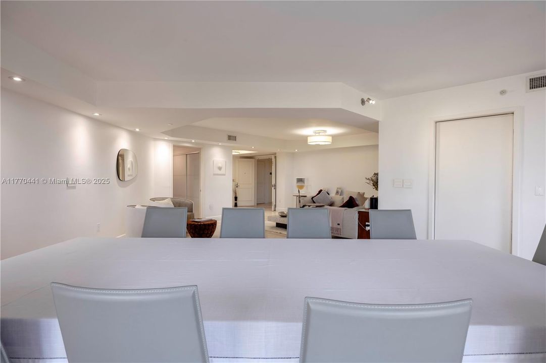 For Sale: $3,100,000 (3 beds, 4 baths, 3091 Square Feet)