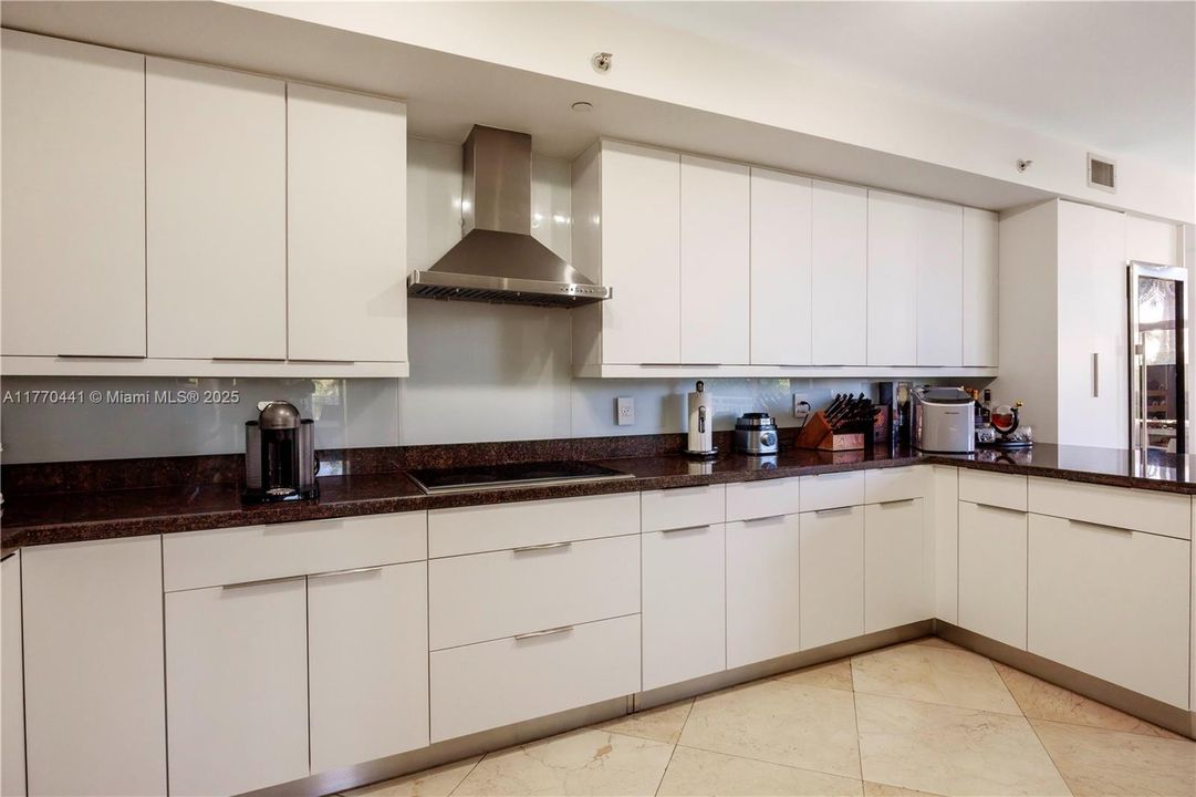 For Sale: $3,100,000 (3 beds, 4 baths, 3091 Square Feet)