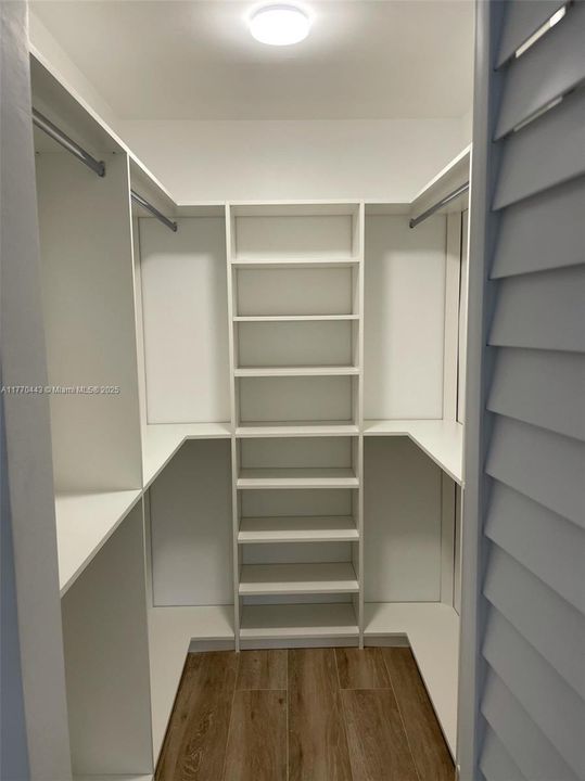 For Sale: $399,000 (1 beds, 1 baths, 744 Square Feet)