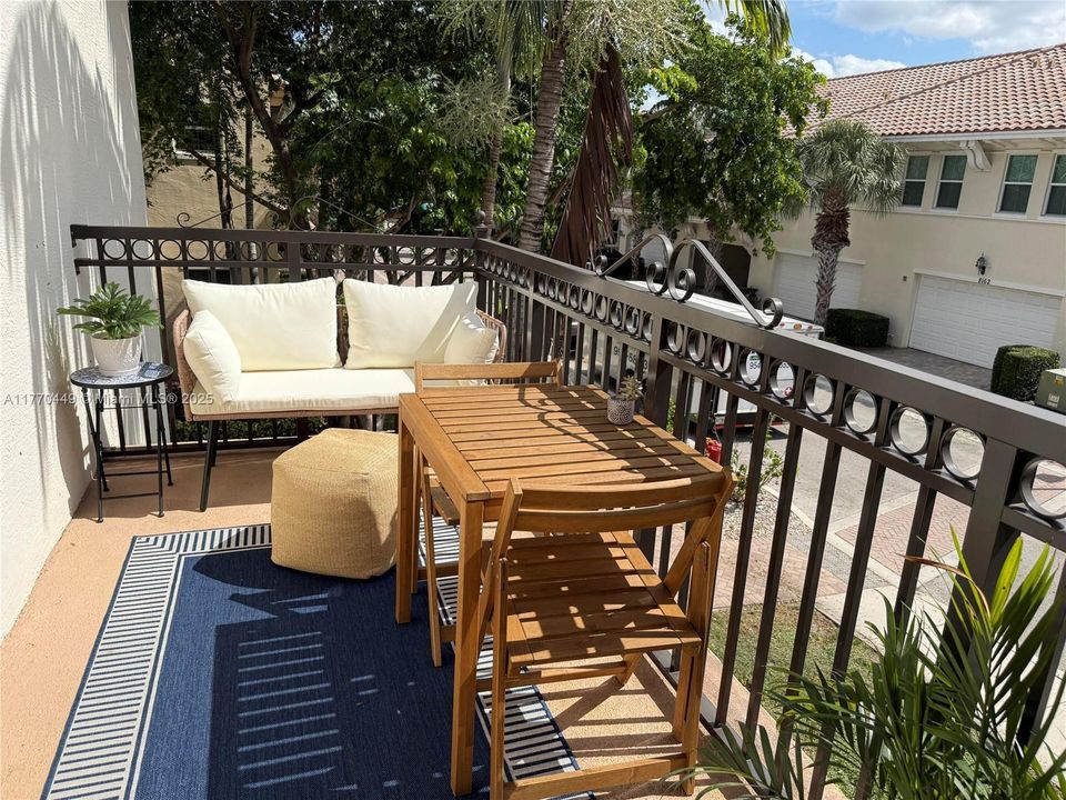 En Venta: $495,000 (2 camas, 2 baños, 1244 Pies cuadrados)