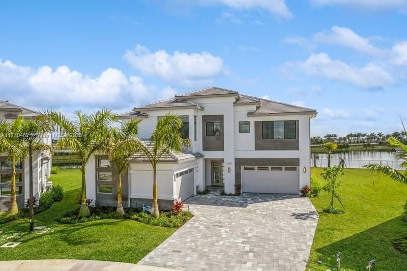 Recently Sold: $2,748,000 (5 beds, 5 baths, 5260 Square Feet)