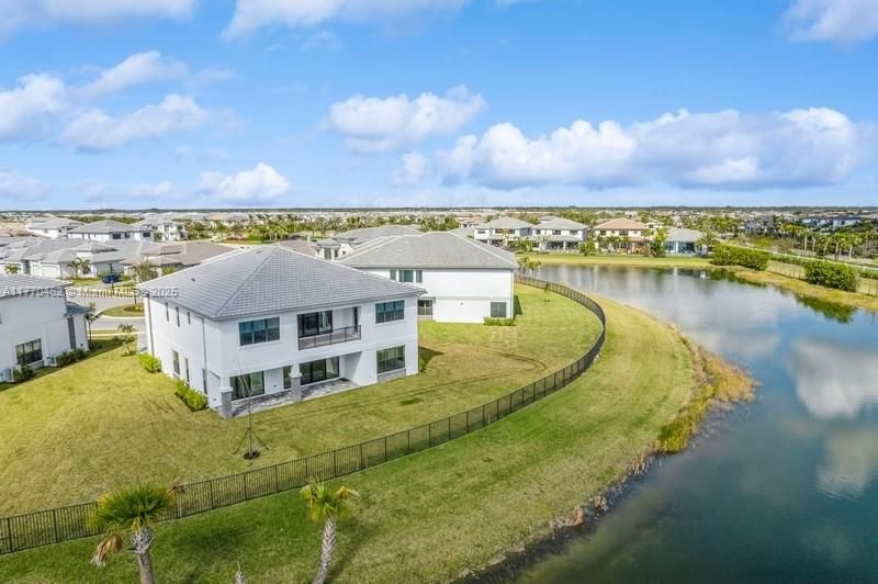 Recently Sold: $2,748,000 (5 beds, 5 baths, 5260 Square Feet)