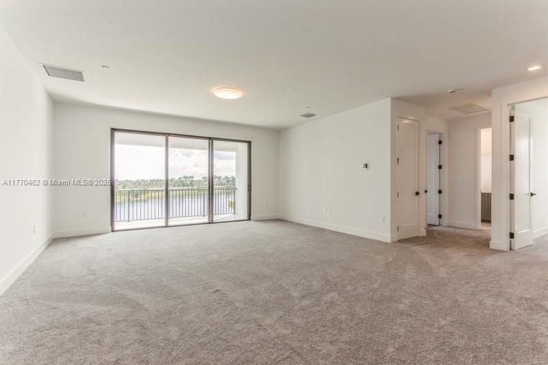 Recently Sold: $2,748,000 (5 beds, 5 baths, 5260 Square Feet)