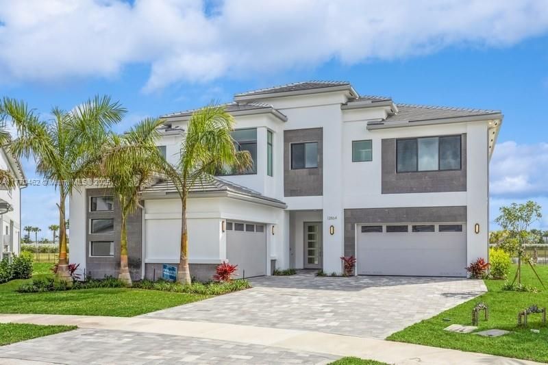 Recently Sold: $2,748,000 (5 beds, 5 baths, 5260 Square Feet)