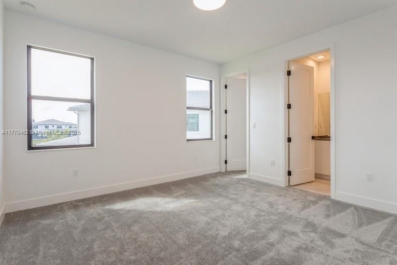 Recently Sold: $2,748,000 (5 beds, 5 baths, 5260 Square Feet)