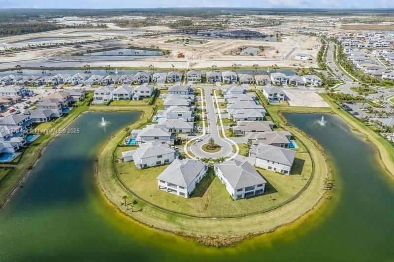 Recently Sold: $2,748,000 (5 beds, 5 baths, 5260 Square Feet)