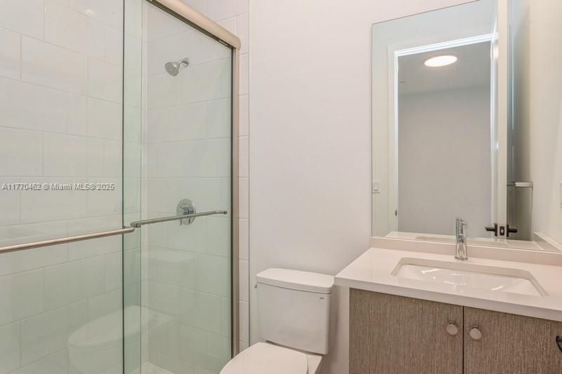 Recently Sold: $2,748,000 (5 beds, 5 baths, 5260 Square Feet)