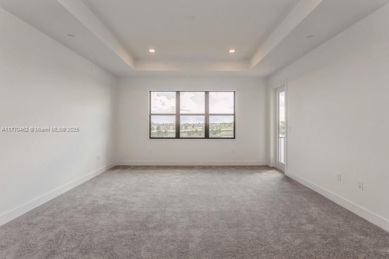 Recently Sold: $2,748,000 (5 beds, 5 baths, 5260 Square Feet)