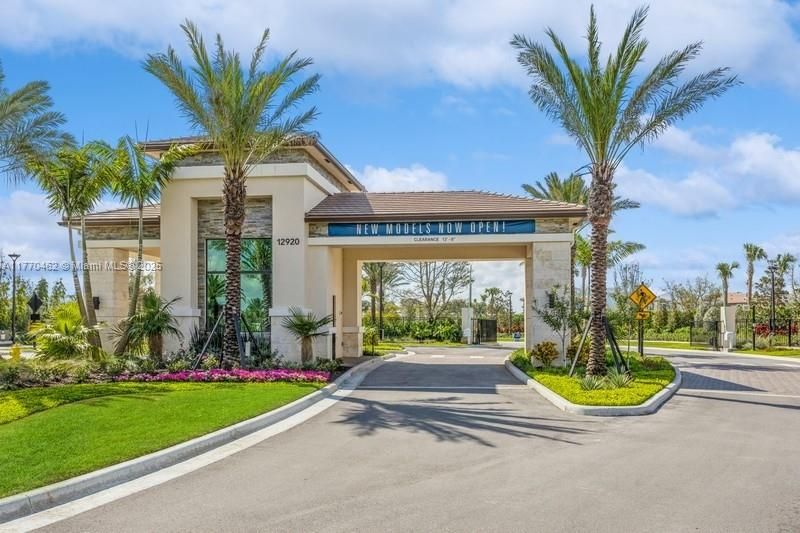Recently Sold: $2,748,000 (5 beds, 5 baths, 5260 Square Feet)