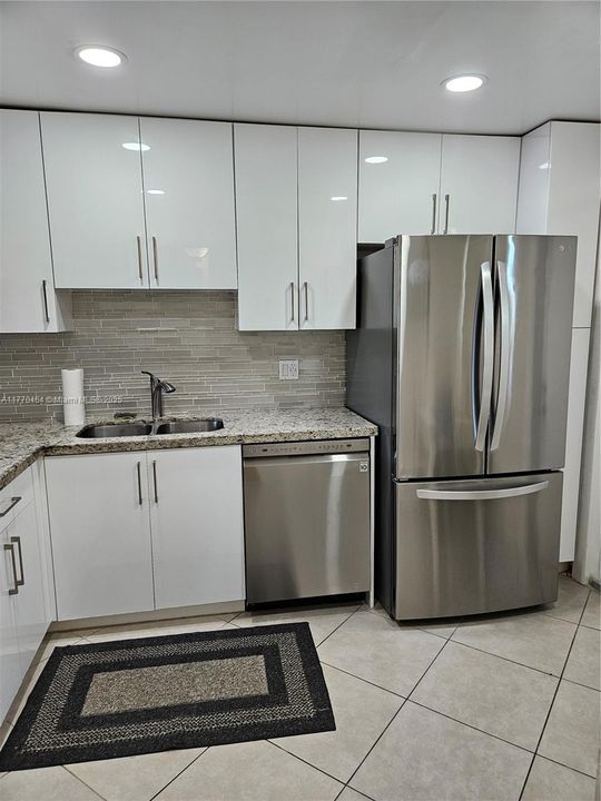 En Renta: $1,600 (1 camas, 1 baños, 770 Pies cuadrados)