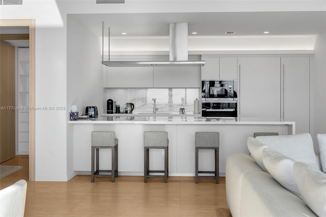 最近租的: $20,000 (4 贝兹, 4 浴室, 2418 平方英尺)