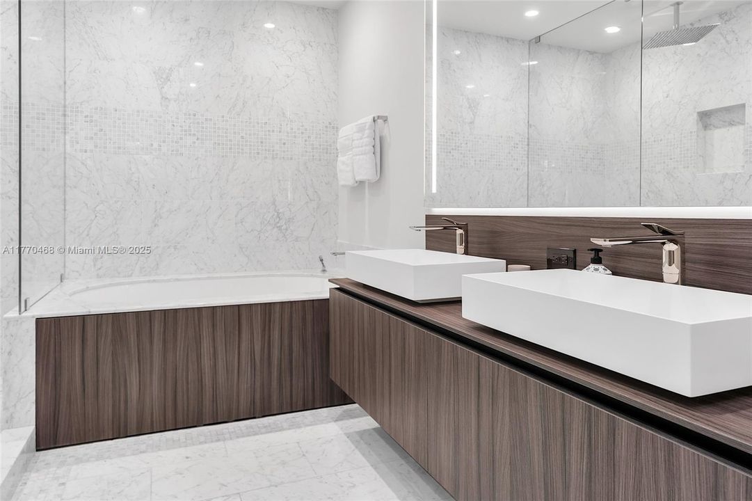 最近租的: $20,000 (4 贝兹, 4 浴室, 2418 平方英尺)