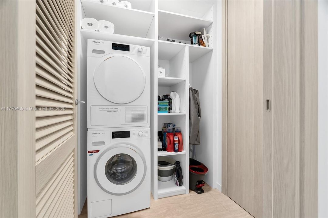 最近租的: $20,000 (4 贝兹, 4 浴室, 2418 平方英尺)