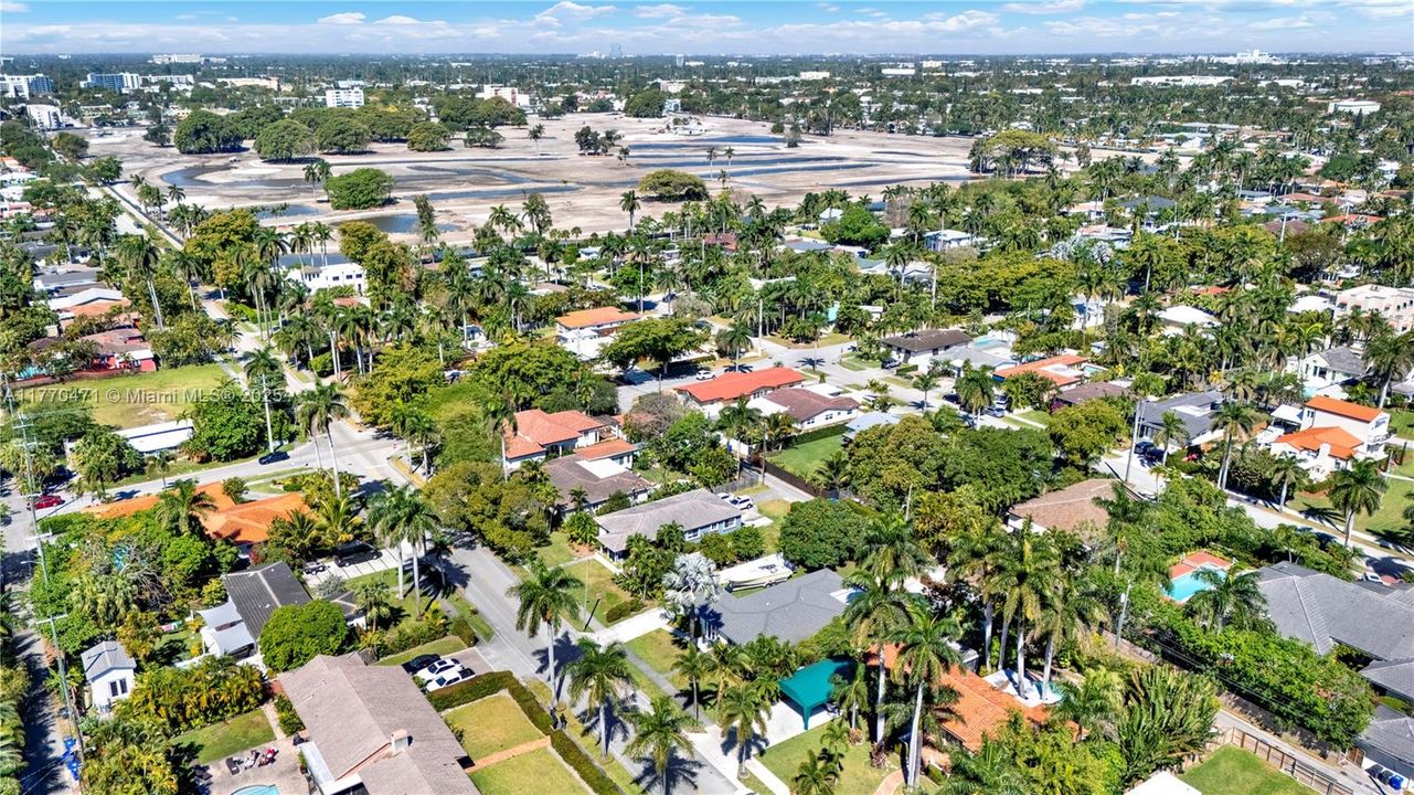 Recently Sold: $975,000 (3 beds, 2 baths, 1469 Square Feet)