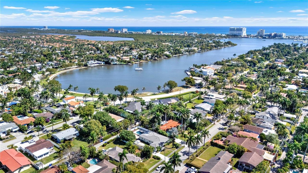 Recently Sold: $975,000 (3 beds, 2 baths, 1469 Square Feet)