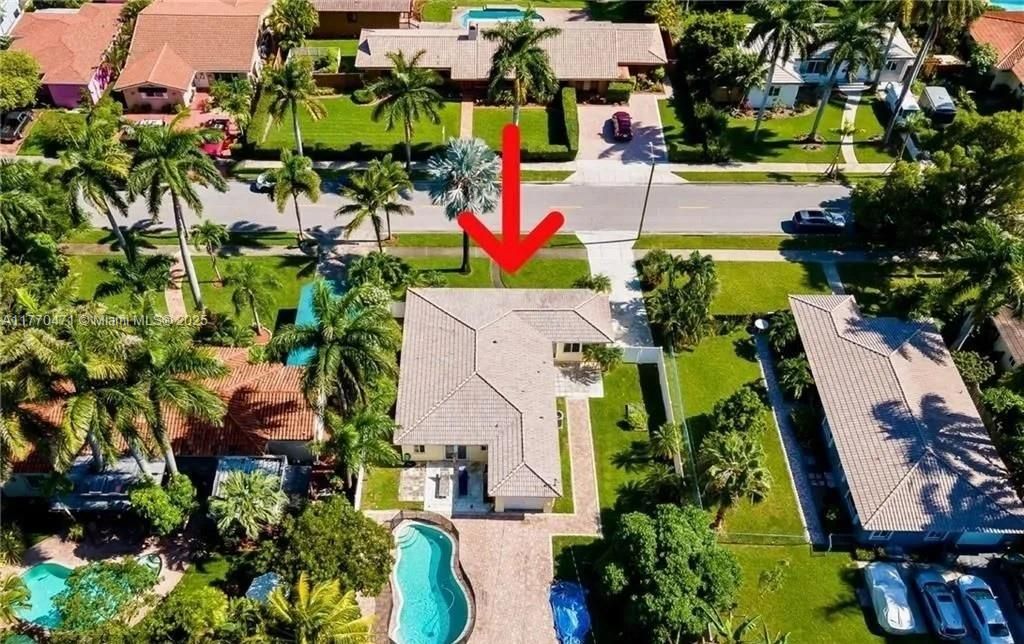 Recently Sold: $975,000 (3 beds, 2 baths, 1469 Square Feet)