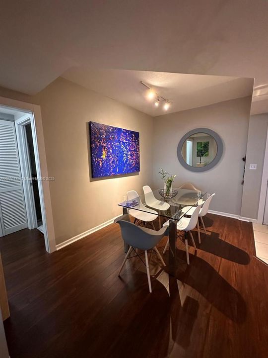 Recently Rented: $3,100 (2 beds, 2 baths, 1081 Square Feet)