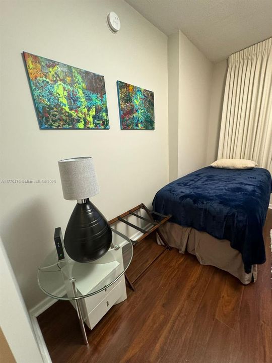 Recently Rented: $3,100 (2 beds, 2 baths, 1081 Square Feet)