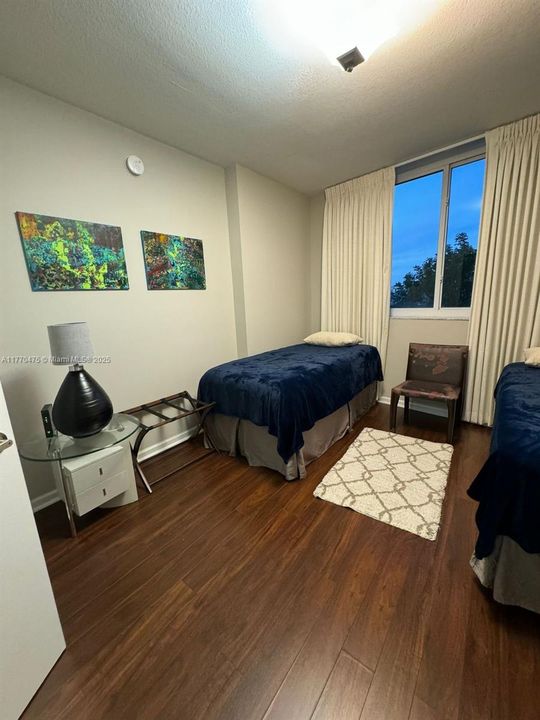 Recently Rented: $3,100 (2 beds, 2 baths, 1081 Square Feet)