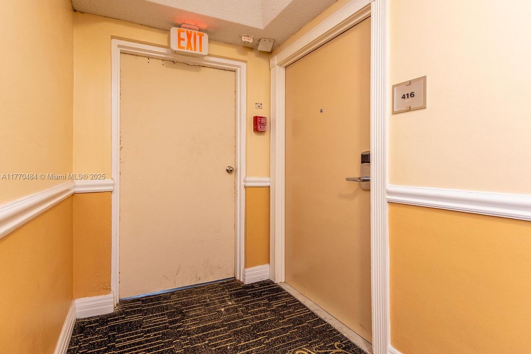 Recently Sold: $295,000 (1 beds, 1 baths, 440 Square Feet)