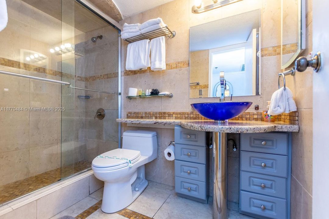 Recently Sold: $295,000 (1 beds, 1 baths, 440 Square Feet)