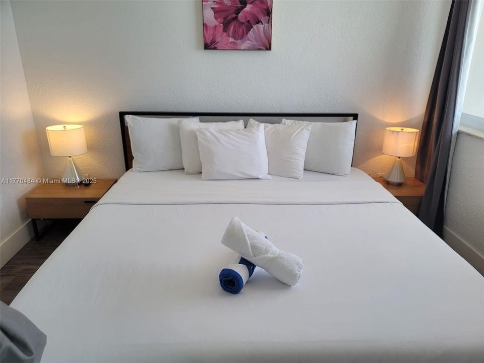 Recently Sold: $295,000 (1 beds, 1 baths, 440 Square Feet)