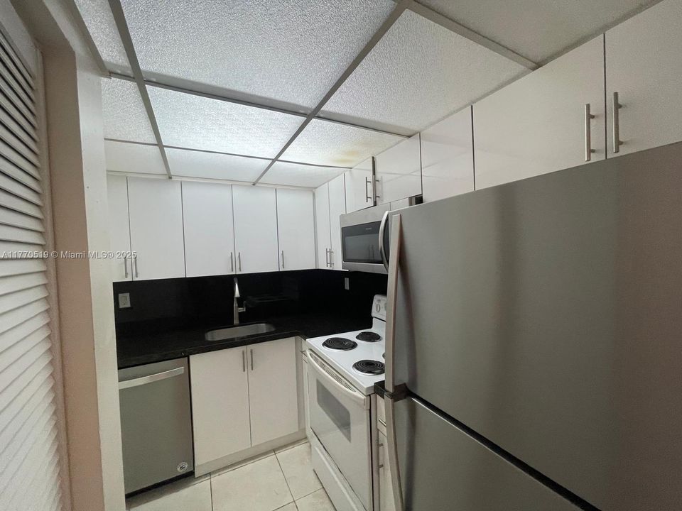 Recientemente alquilado: $2,100 (2 camas, 2 baños, 1188 Pies cuadrados)
