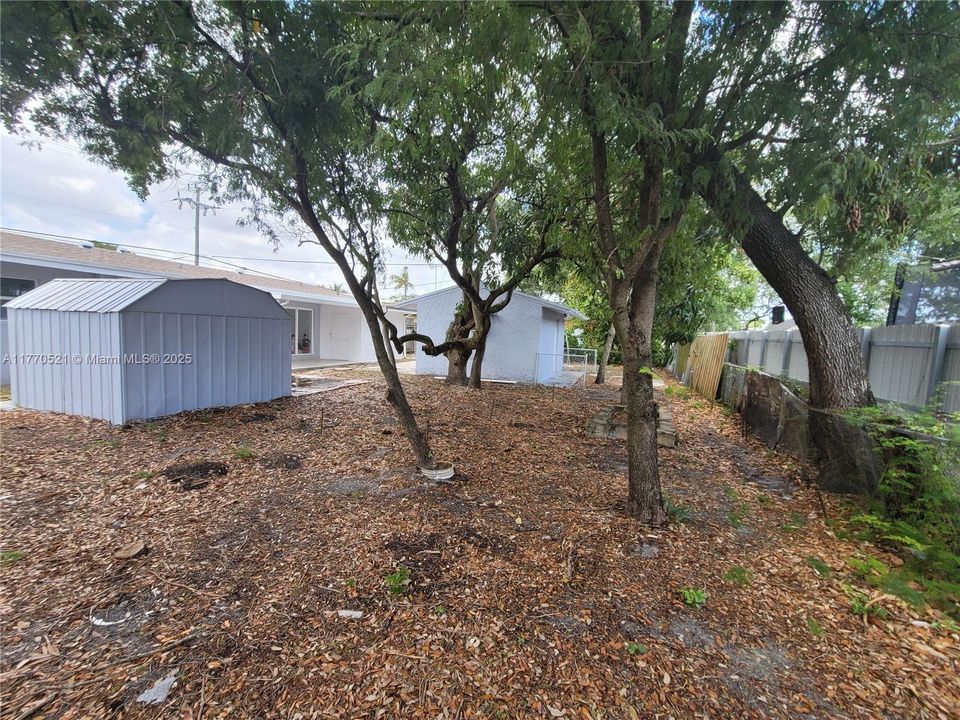 Recently Sold: $569,800 (4 beds, 2 baths, 1292 Square Feet)