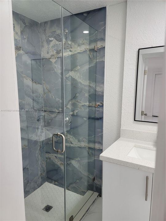 Recently Sold: $569,800 (4 beds, 2 baths, 1292 Square Feet)